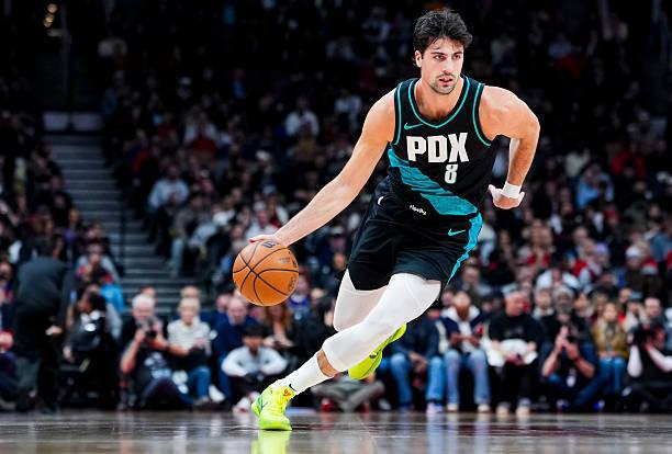 华体会app-阿夫迪亚：我从小到大都趴着睡觉，现在背上有伤得侧躺着睡