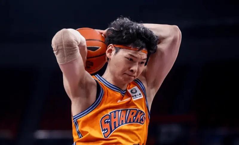 华体会官网-上海95-78战胜广州 球员评价：2人满分，3人及格，6人低迷